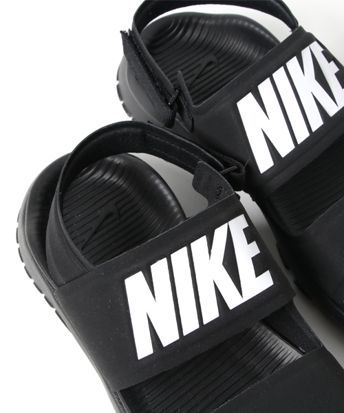 NIKE（ナイキ）の「NIKE ナイキ WMNS NIKE TANJUN SANDAL ﾅｲｷ ｳｨﾒﾝｽﾞ ﾀﾝｼﾞｭﾝ ｻﾝﾀﾞﾙ 882694 001BLACK/WHITE-BLACK（サンダル・レディース・ブラック×ホワイト・24.0cm/26.0cm/29.0cm/27.0cm/28.0cm/25.0cm/23.0cm/22.0cm）」の7枚目の写真