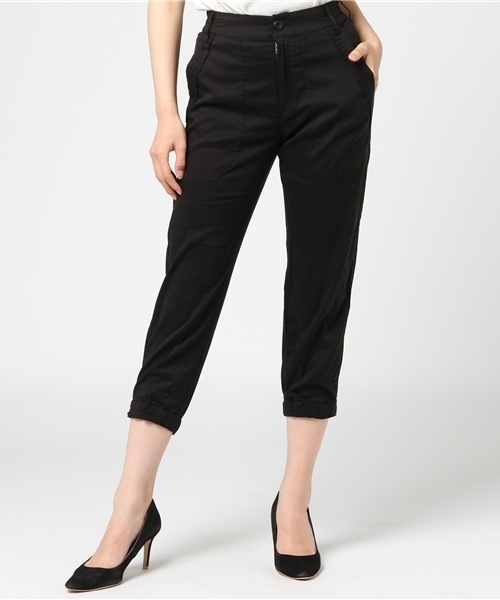 AVIREX(アヴィレックス)の「avirex/ アヴィレックス/ L-TENCEL STRECH TAPERED CROPPED PT/ テンセルストレッチ テーパード パンツ(その他パンツ・レディース・ブラック/オリーブ/ライトグレー・SMALL/LARGE/MEDIUM)」の1枚目の写真