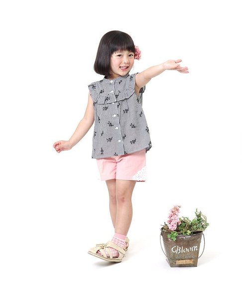 Seraph（セラフ）の「3色2柄ノースリーブブラウス（シャツ/ブラウス・キッズ・オフホワイト/ブラック/ネイビー・140/120/110/130/100/80/90/95）」の13枚目の写真