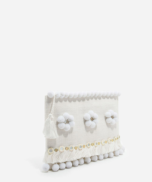 CHARLES & KEITH（チャールズ & キース）の「ポンポンクラッチ / POM POM CLUTCH（クラッチバッグ・レディース・ブラック/アイボリー/クリーム・M）」の9枚目の写真