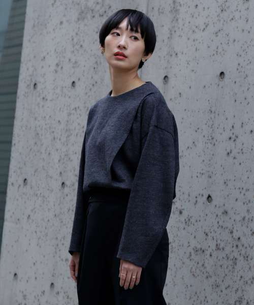 TATRAS CONCEPT STORE(タトラスコンセプトストア)の「Fluid(フルイド) ウールトップス(その他トップス・レディース・ホワイト/チャコールグレー・1/2)」の2枚目の写真