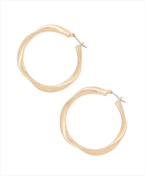 ADAM ET ROPE'（アダムエロペ）の「ツイストフープピアス（ピアス（両耳用）・レディース・ゴールド/シルバー・FREE）」の4枚目の写真