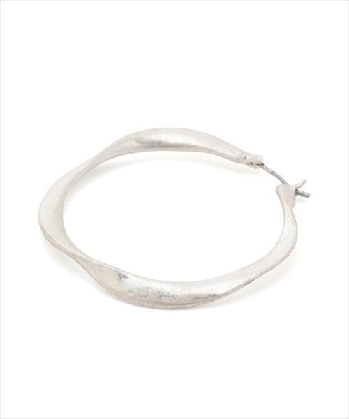 ADAM ET ROPE'（アダムエロペ）の「ツイストフープピアス（ピアス（両耳用）・レディース・ゴールド/シルバー・FREE）」の7枚目の写真