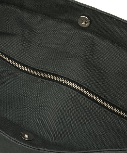 marimekko（マリメッコ）の「＜marimekko（マリメッコ）＞ MINI WEEKENDER/バッグ ◆（ショルダーバッグ・メンズ・ブラウン/オレンジ/ブラック/レッド/ターコイズブルー/ネイビー/ベージュ/ダークグレー/オリーブ・ONESIZE）」の11枚目の写真