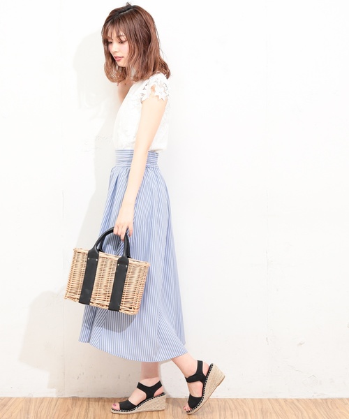 natural couture（ナチュラルクチュール）の「フラワーレース袖きれいめプルオーバー（Tシャツ/カットソー・レディース・ブラック/オフホワイト/ベージュ/ピンク・FREE）」の5枚目の写真