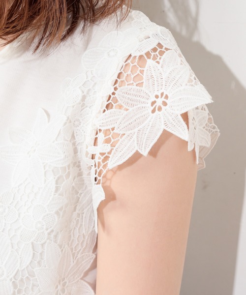 natural couture（ナチュラルクチュール）の「フラワーレース袖きれいめプルオーバー（Tシャツ/カットソー・レディース・ブラック/オフホワイト/ベージュ/ピンク・FREE）」の8枚目の写真