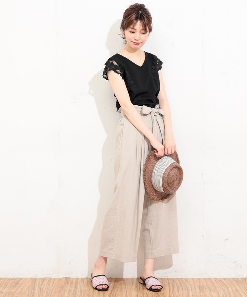 natural couture（ナチュラルクチュール）の「フラワーレース袖きれいめプルオーバー（Tシャツ/カットソー・レディース・ブラック/オフホワイト/ベージュ/ピンク・FREE）」の9枚目の写真