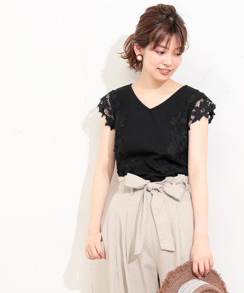 natural couture（ナチュラルクチュール）の「フラワーレース袖きれいめプルオーバー（Tシャツ/カットソー・レディース・ブラック/オフホワイト/ベージュ/ピンク・FREE）」の11枚目の写真