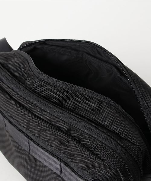 Manhattan Portage BLACK LABEL（マンハッタンポーテージ　ブラックレーベル）の「JACKSON SQUARE BAG（ショルダーバッグ・メンズ・ブラック・X-SMALL）」の2枚目の写真