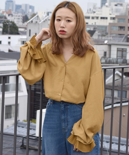 w closet(ダブルクローゼット)の「袖プリーツシャツブラウス(シャツ/ブラウス・レディース・ベージュ/マスタード/モカ/ラベンダー・FREE)」の4枚目の写真