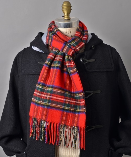 SHIPS JET BLUE(シップスジェットブルー)の「SGS: スコットランド製 ラム/チェック マフラー(マフラー・メンズ・グリーン/その他/オフホワイト/オリーブ/レッド/ネイビー/アイボリー/ブラック/ブルー/ダークブルー/カーキ/ワインレッド/グレー/ダークグレー/ロイヤルブルー/コバルトブルー/ダークカーキ/チャコールグレー/ホワイト系その他/ワイン・ONE SIZE)」の17枚目の写真