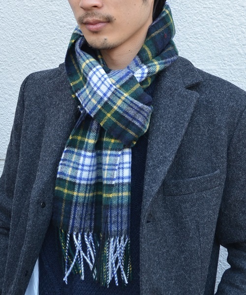SHIPS JET BLUE(シップスジェットブルー)の「SGS: スコットランド製 ラム/チェック マフラー(マフラー・メンズ・グリーン/その他/オフホワイト/オリーブ/レッド/ネイビー/アイボリー/ブラック/ブルー/ダークブルー/カーキ/ワインレッド/グレー/ダークグレー/ロイヤルブルー/コバルトブルー/ダークカーキ/チャコールグレー/ホワイト系その他/ワイン・ONE SIZE)」の10枚目の写真