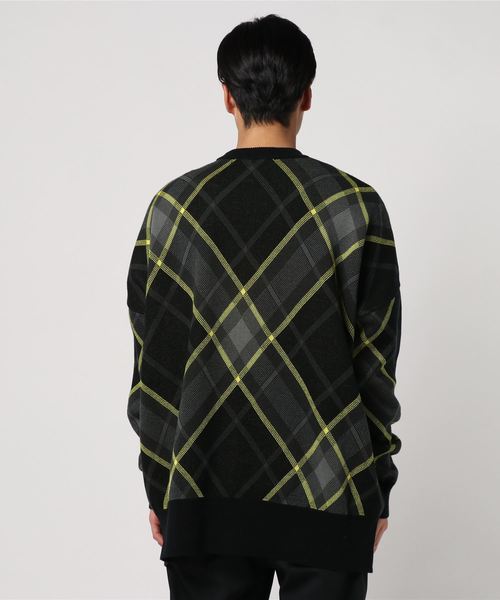 JOHN LAWRENCE SULLIVAN（ジョンローレンスサリバン）の「CHECKED OVERSIZED KNIT SWEATER（ニット/セーター・メンズ・ブラック/オレンジ・SMALL/MEDIUM）」の3枚目の写真