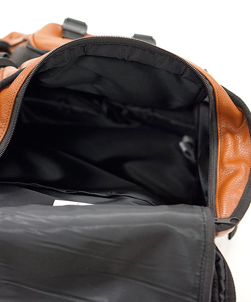 And A（アンドエー）の「PU LEATHER BACKPACK（バックパック/リュック・メンズ・ブラック/ブラウン・FREE）」の9枚目の写真