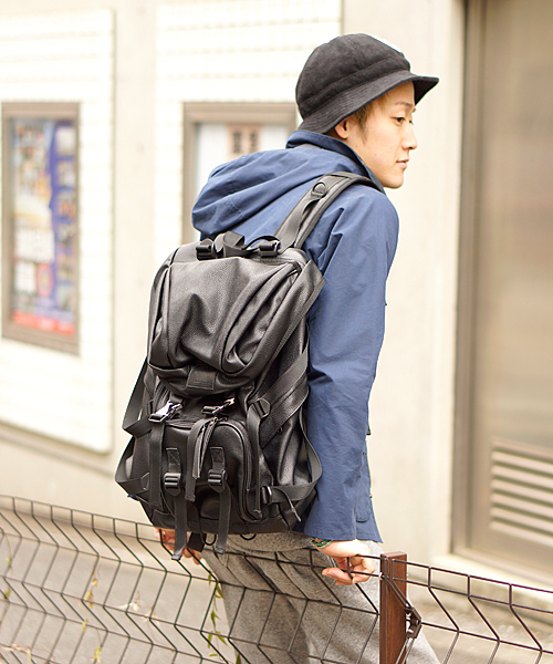 And A（アンドエー）の「PU LEATHER BACKPACK（バックパック/リュック・メンズ・ブラック/ブラウン・FREE）」の3枚目の写真