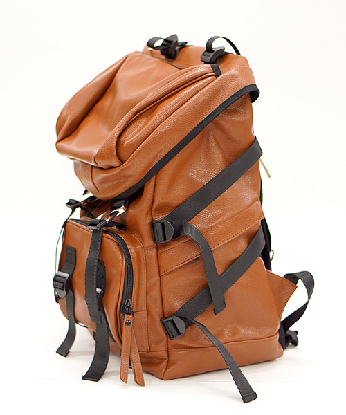 And A（アンドエー）の「PU LEATHER BACKPACK（バックパック/リュック・メンズ・ブラック/ブラウン・FREE）」の6枚目の写真