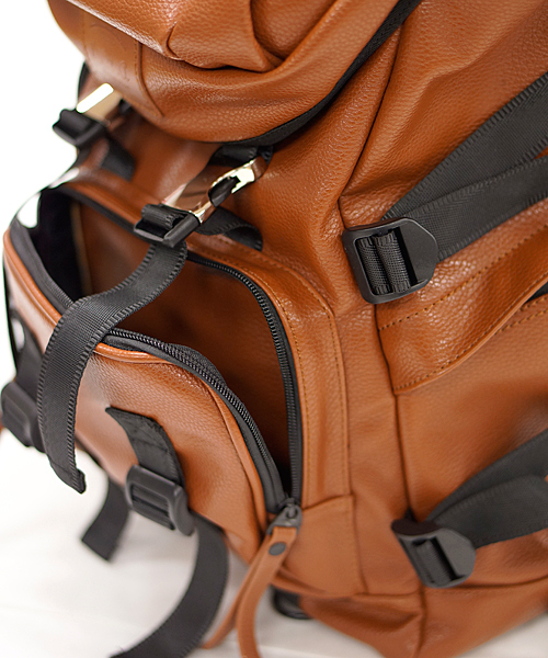 And A（アンドエー）の「PU LEATHER BACKPACK（バックパック/リュック・メンズ・ブラック/ブラウン・FREE）」の15枚目の写真