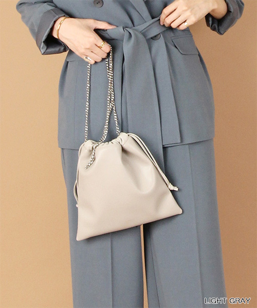 RANDA（ランダ）の「2WAY巾着バッグ（ショルダーバッグ・レディース・ライトグレー/ブラック/ブラウン・FREE）」の2枚目の写真