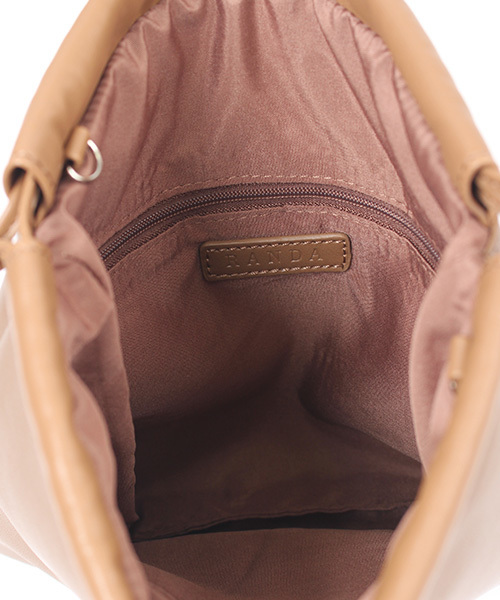 RANDA（ランダ）の「2WAY巾着バッグ（ショルダーバッグ・レディース・ライトグレー/ブラック/ブラウン・FREE）」の4枚目の写真