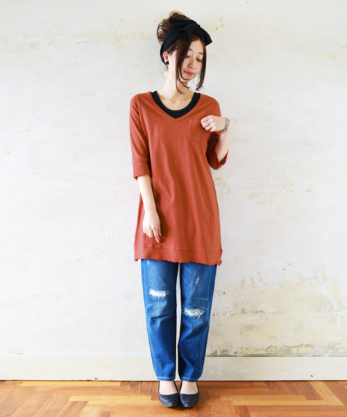 and it_（アンドイット）の「【日本製】Vネック7分袖Aラインロングカットソー【Tシャツ】【チュニック】（チュニック・レディース・ブラック/カーキ/ミント/ネイビー/パープル/ワイン/オレンジ/チャコールグレー/モカ/オートミール・LARGE/X-LARGE/MEDIUM）」の10枚目の写真