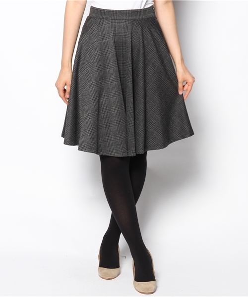 BEAMS LIGHTS Women's（ビームスライツ ウィメンズ）の「BEAMS LIGHTS / チドリチェック フレアースカート（スカート・レディース・ホワイト/グレー・36/38）」の2枚目の写真