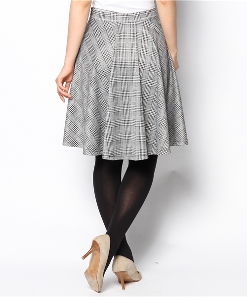 BEAMS LIGHTS Women's（ビームスライツ ウィメンズ）の「BEAMS LIGHTS / チドリチェック フレアースカート（スカート・レディース・ホワイト/グレー・36/38）」の7枚目の写真