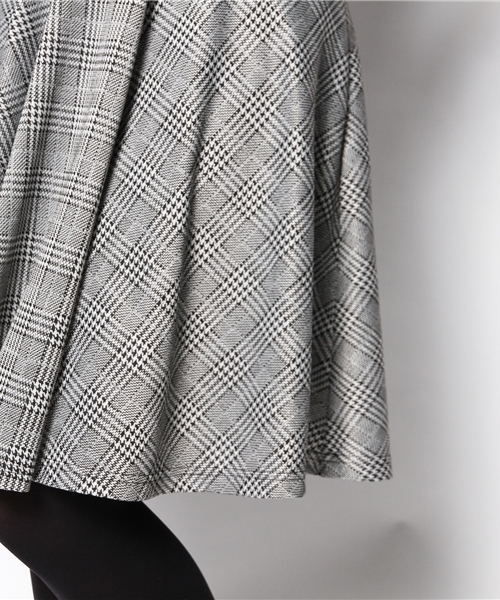 BEAMS LIGHTS Women's（ビームスライツ ウィメンズ）の「BEAMS LIGHTS / チドリチェック フレアースカート（スカート・レディース・ホワイト/グレー・36/38）」の9枚目の写真