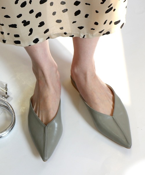 AmiAmi(アミアミ)の「センターシーム入りVカットミュールサンダル(サンダル・レディース・ブラック/グリーン/アイボリー/キャメル/パイソン/ブラウン/ブラウン系その他/ベージュ/ダークブラウン/チェック/ベージュ系その他/ベージュ系その他2/グリーン系その他/ゼブラ・LL/S/M/L)」の10枚目の写真