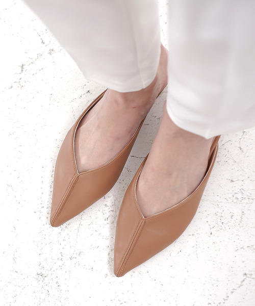 AmiAmi(アミアミ)の「センターシーム入りVカットミュールサンダル(サンダル・レディース・ブラック/グリーン/アイボリー/キャメル/パイソン/ブラウン/ブラウン系その他/ベージュ/ダークブラウン/チェック/ベージュ系その他/ベージュ系その他2/グリーン系その他/ゼブラ・LL/S/M/L)」の11枚目の写真