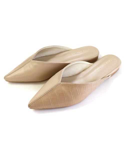 AmiAmi(アミアミ)の「センターシーム入りVカットミュールサンダル(サンダル・レディース・ブラック/グリーン/アイボリー/キャメル/パイソン/ブラウン/ブラウン系その他/ベージュ/ダークブラウン/チェック/ベージュ系その他/ベージュ系その他2/グリーン系その他/ゼブラ・LL/S/M/L)」の8枚目の写真