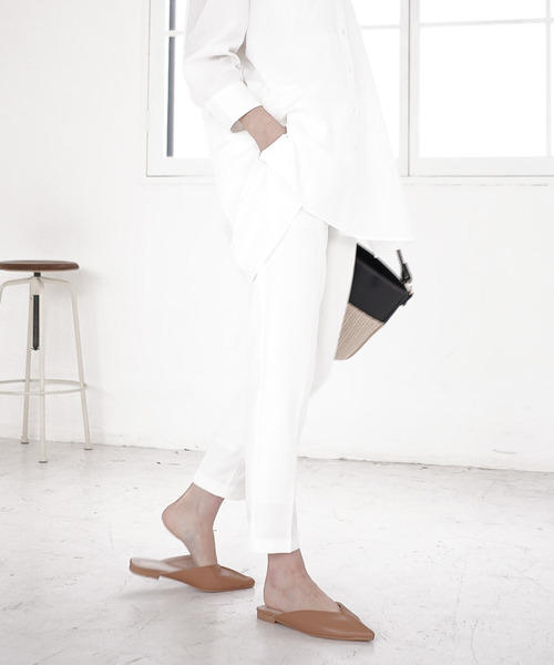 AmiAmi(アミアミ)の「センターシーム入りVカットミュールサンダル(サンダル・レディース・ブラック/グリーン/アイボリー/キャメル/パイソン/ブラウン/ブラウン系その他/ベージュ/ダークブラウン/チェック/ベージュ系その他/ベージュ系その他2/グリーン系その他/ゼブラ・LL/S/M/L)」の18枚目の写真