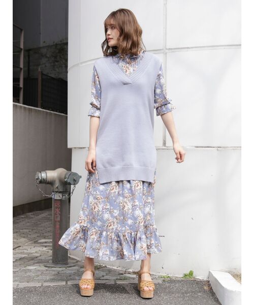 dazzlin（ダズリン）の「Ｖネックロングニットベスト（ベスト・レディース・ブルー/グリーン/アイボリー/モカ・FREE）」の19枚目の写真