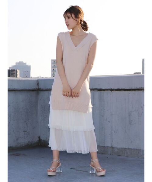 dazzlin（ダズリン）の「Ｖネックロングニットベスト（ベスト・レディース・ブルー/グリーン/アイボリー/モカ・FREE）」の21枚目の写真