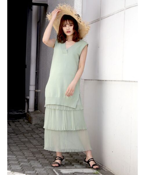 dazzlin（ダズリン）の「Ｖネックロングニットベスト（ベスト・レディース・ブルー/グリーン/アイボリー/モカ・FREE）」の9枚目の写真