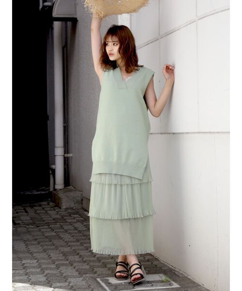 dazzlin（ダズリン）の「Ｖネックロングニットベスト（ベスト・レディース・ブルー/グリーン/アイボリー/モカ・FREE）」の10枚目の写真