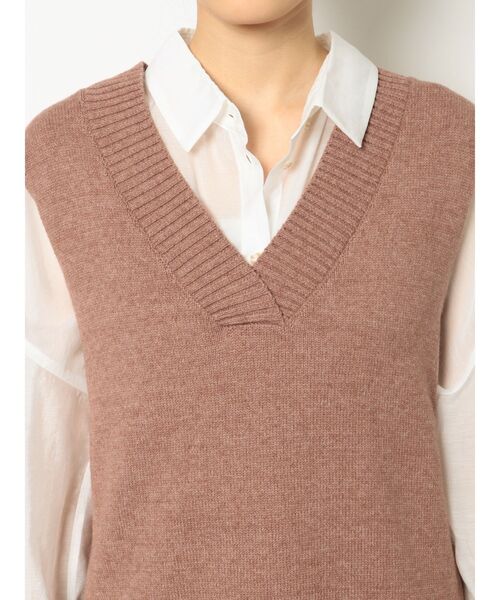 dazzlin（ダズリン）の「Ｖネックロングニットベスト（ベスト・レディース・ブルー/グリーン/アイボリー/モカ・FREE）」の18枚目の写真