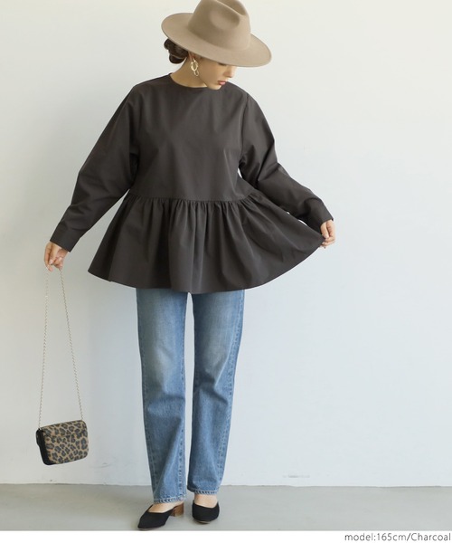 coca（coca）（コカ）の「ウエストギャザーフレアトップス（シャツ/ブラウス・レディース・チャコールグレー・ONE SIZE）」の5枚目の写真