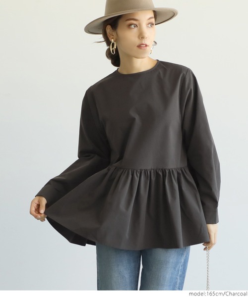 coca（coca）（コカ）の「ウエストギャザーフレアトップス（シャツ/ブラウス・レディース・チャコールグレー・ONE SIZE）」の2枚目の写真