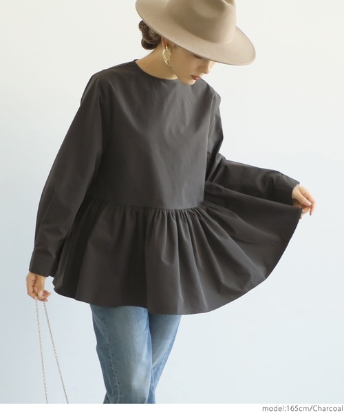coca（coca）（コカ）の「ウエストギャザーフレアトップス（シャツ/ブラウス・レディース・チャコールグレー・ONE SIZE）」の3枚目の写真