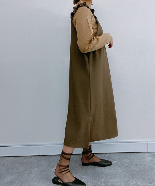 ap retro(アプレトロ)の「フリルストラップワンピース【ZOZO限定アイテム】(ワンピース・レディース・ブラック/カーキ/ネイビー・FREE)」の2枚目の写真