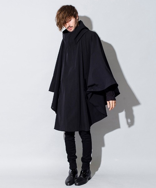 NO ID.(ノーアイディ)の「mcg2773-ストレッチフーデッドポンチョ(ポンチョ・メンズ・ブラック/ブラック系その他・ONE SIZE)」の13枚目の写真