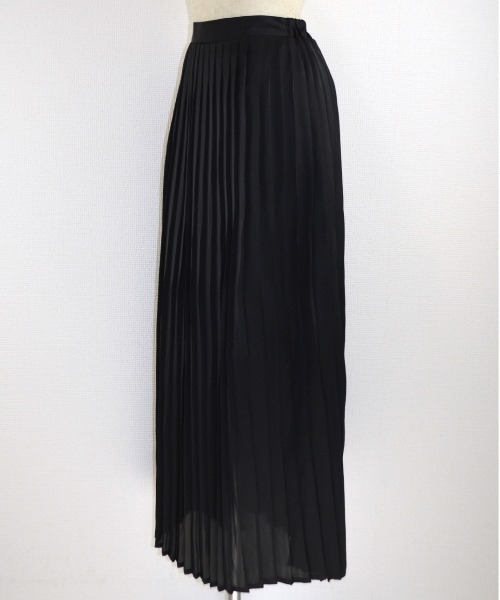 WORLD WIDE LOVE!（ワールドワイドラブ）の「サテンプリーツスカート（スカート・レディース・ブラック・1）」の2枚目の写真
