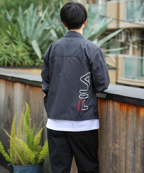 FILA(フィラ)の「【FILA/フィラ】軽量撥水タフタジャケット / ユニセックス UV(マウンテンパーカー・メンズ・ブラック/カーキ/ネイビー/ダークグリーン・MEDIUM/X-LARGE/LARGE)」の13枚目の写真