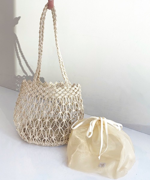 AG by aquagirl(エージーバイアクアガール)の「◆フィルムペーパーメッシュトート巾着付き(トートバッグ・レディース・オフホワイト/ライトグリーン・00)」の2枚目の写真