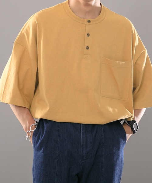 kutir(クティール)の「ヘンリーネックTシャツ(Tシャツ/カットソー・メンズ・ライトブルー/オフホワイト/マスタード・MEDIUM/LARGE)」の2枚目の写真