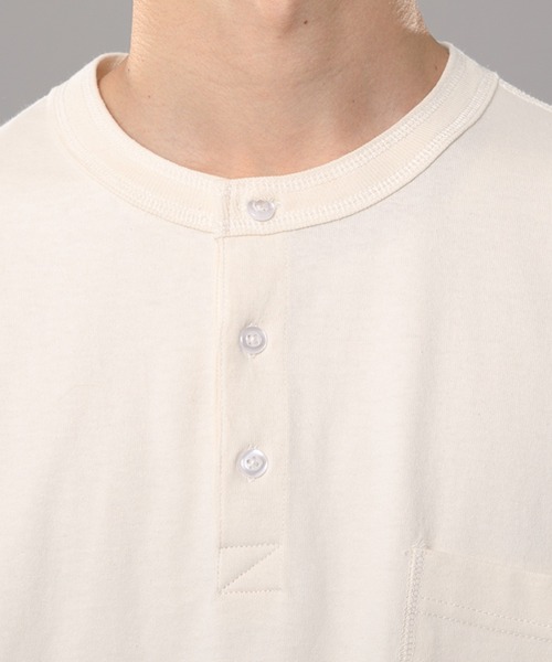kutir(クティール)の「ヘンリーネックTシャツ(Tシャツ/カットソー・メンズ・ライトブルー/オフホワイト/マスタード・MEDIUM/LARGE)」の4枚目の写真