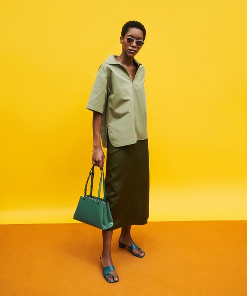 CHARLES & KEITH（チャールズ & キース）の「ダブルハンドル トラペーズトート / Double Handle Trapeze Tote（トートバッグ・レディース・ブラック/グリーン/ライトブラウン/クリーム・L）」の19枚目の写真