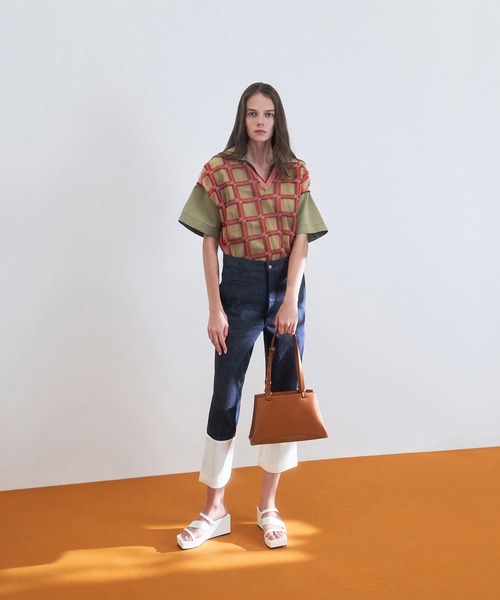 CHARLES & KEITH（チャールズ & キース）の「ダブルハンドル トラペーズトート / Double Handle Trapeze Tote（トートバッグ・レディース・ブラック/グリーン/ライトブラウン/クリーム・L）」の9枚目の写真