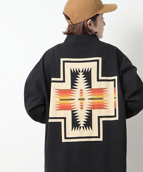 PENDLETON(ペンドルトン)の「【 PENDLETON / ペンドルトン 】 UNISEX MOCK NECK Tshirt ユニセックス モックネック ロンT バックプリント MNY(Tシャツ/カットソー・メンズ・ホワイト/ブラック/ベージュ/グレイッシュベージュ・M/L/XL)」の3枚目の写真