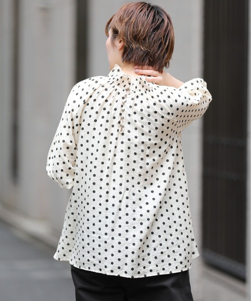 sakishimatokyo（サキシマトーキョー）の「【ZOZO限定】サキシマamp「シャーリングドットハイネックブラウス」（Tシャツ/カットソー・レディース・ピンク/アイボリー/ブラック・FREE）」の6枚目の写真